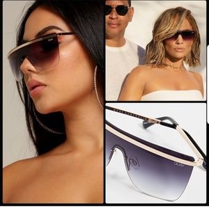 Reposhing!! Quay X Jlo Get Right Gold/Black Fade